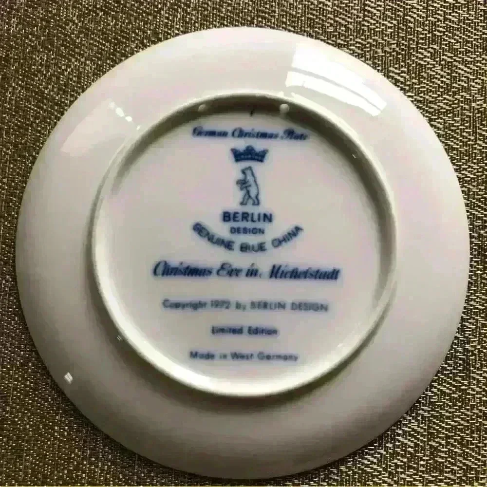 Berlin Design Vintage Plate 1972 Christmas Eve In Michelstadt 7,5”W